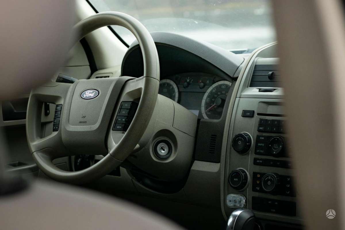Ford Escape 2009 — photo 18