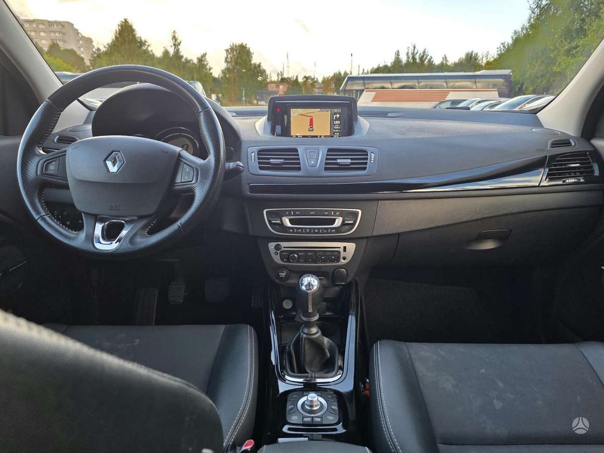 Renault Megane 2013 — photo 16