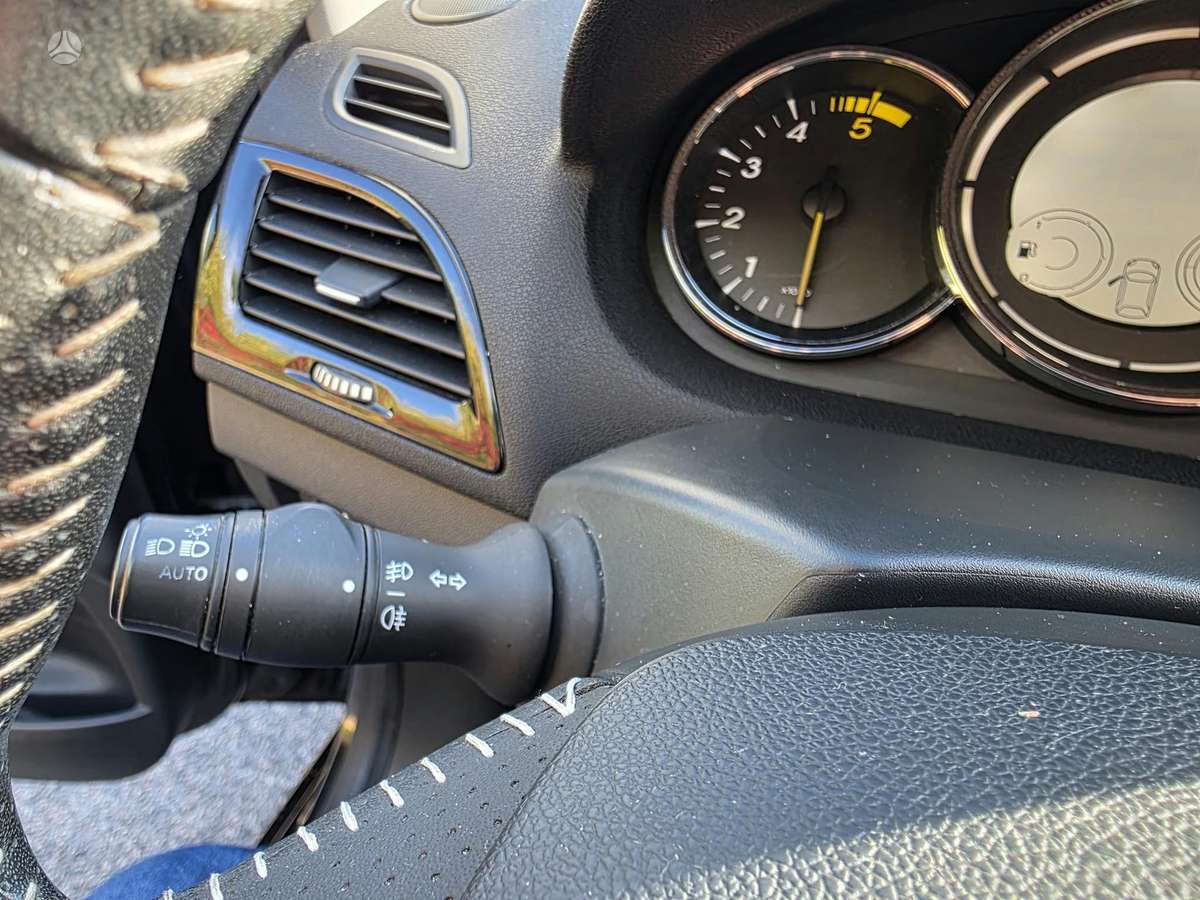 Renault Megane 2013 — photo 8