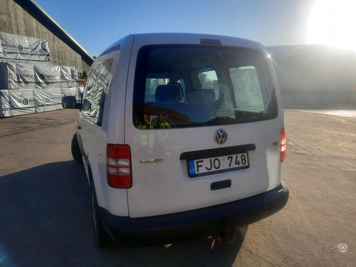 Volkswagen Caddy 2011 — rear view