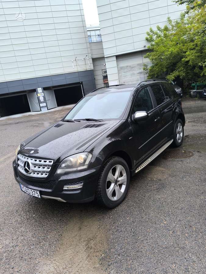 Mercedes-Benz ML320, 2009