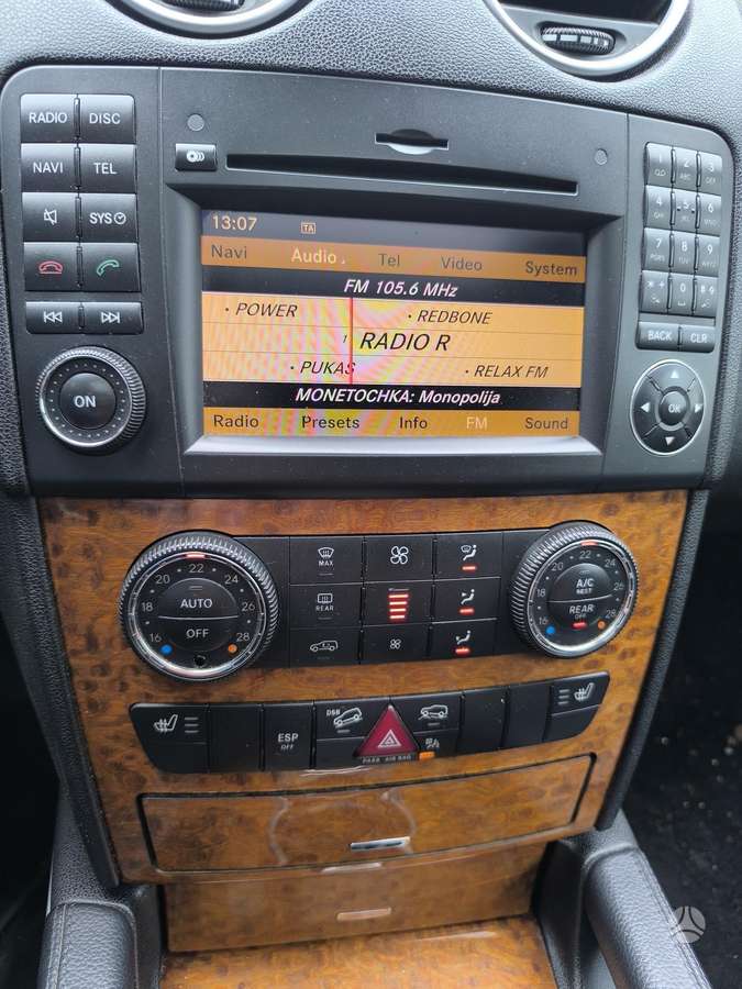 Mercedes-Benz ML320 2009 — photo 10