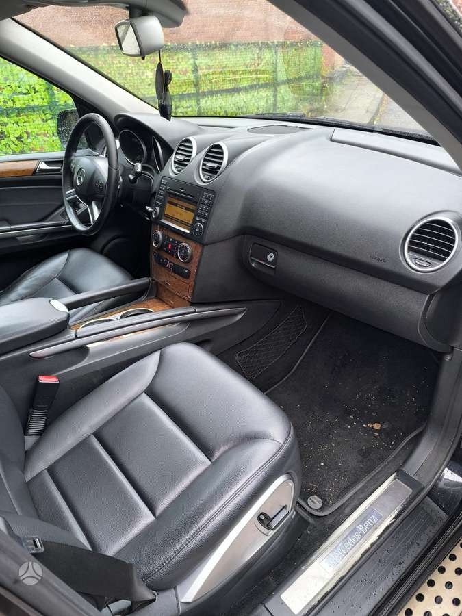Mercedes-Benz ML320 2009 — photo 8