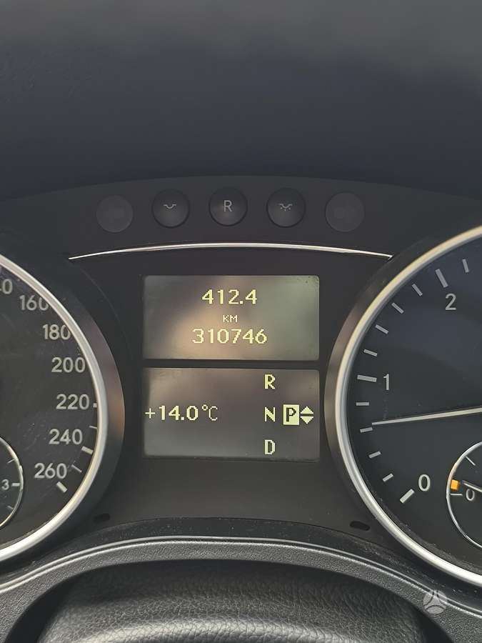 Mercedes-Benz ML320 2009 — photo 9