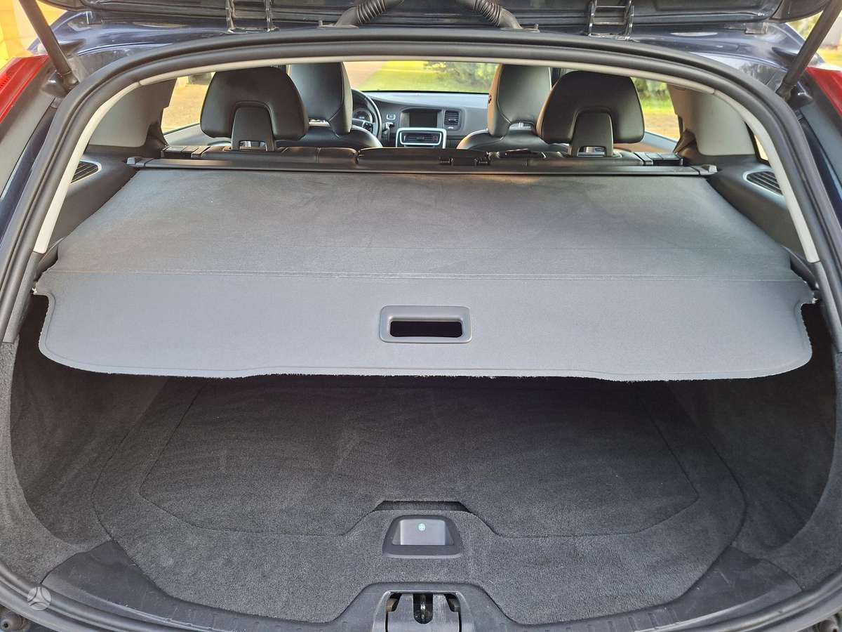 Volvo V60 2013 — photo 13