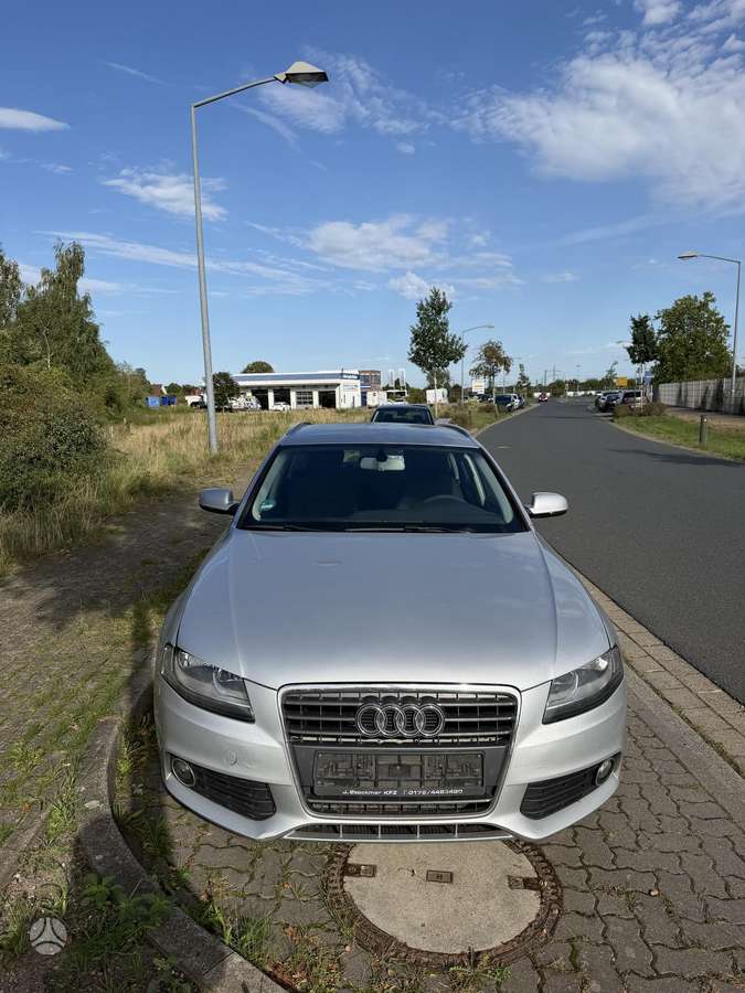 Audi A4 2011 — вигляд ззаду