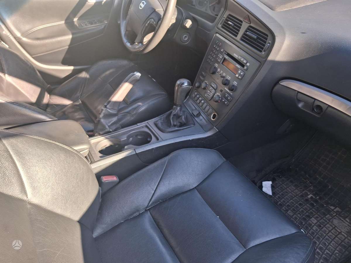 Volvo V70 2005 — photo 10