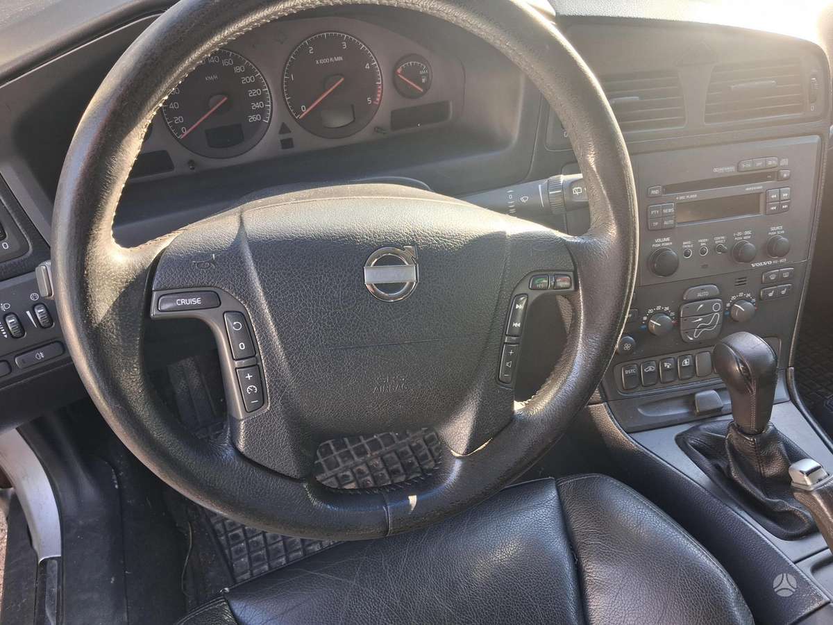 Volvo V70 2005 — photo 8