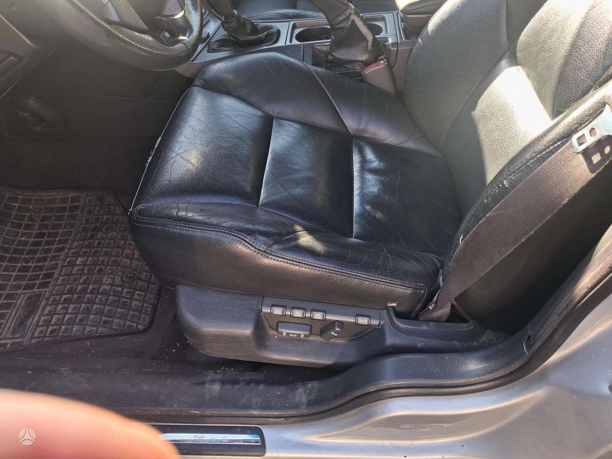 Volvo V70 2005 — photo 9