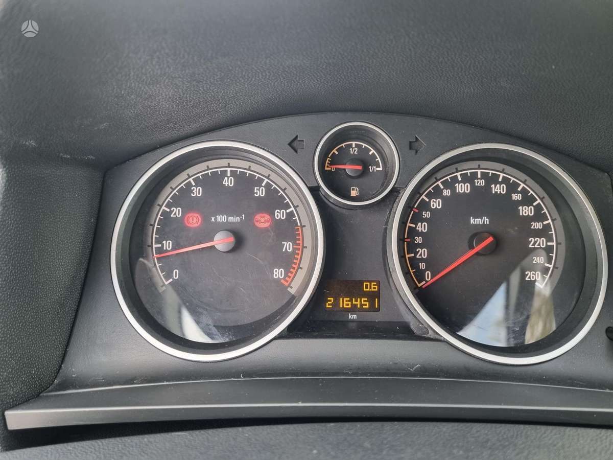 Opel Zafira 2010 — photo 19