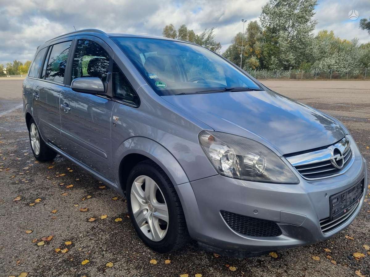 Opel Zafira 2010 — engine 1796 cm³, 140 HP (103kW)