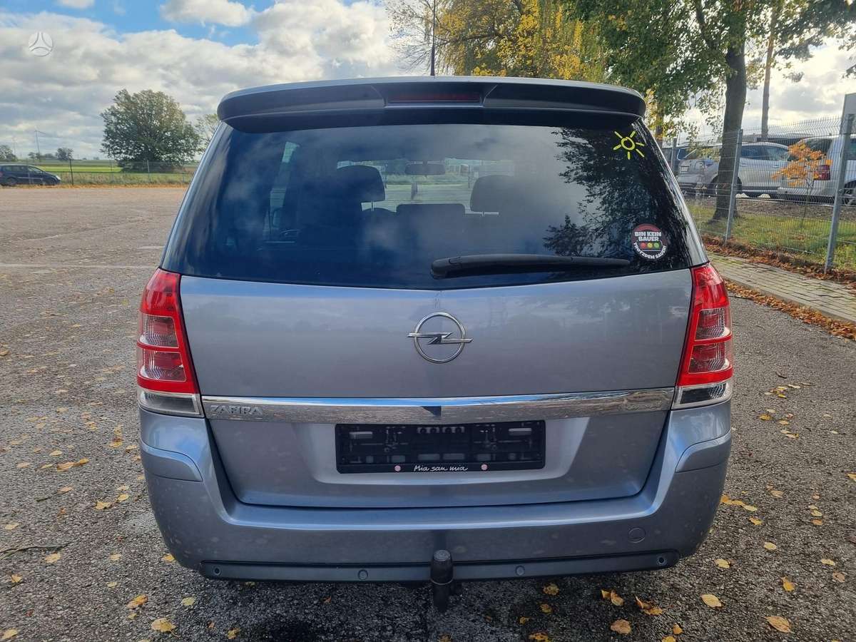 Opel Zafira 2010 — photo 6