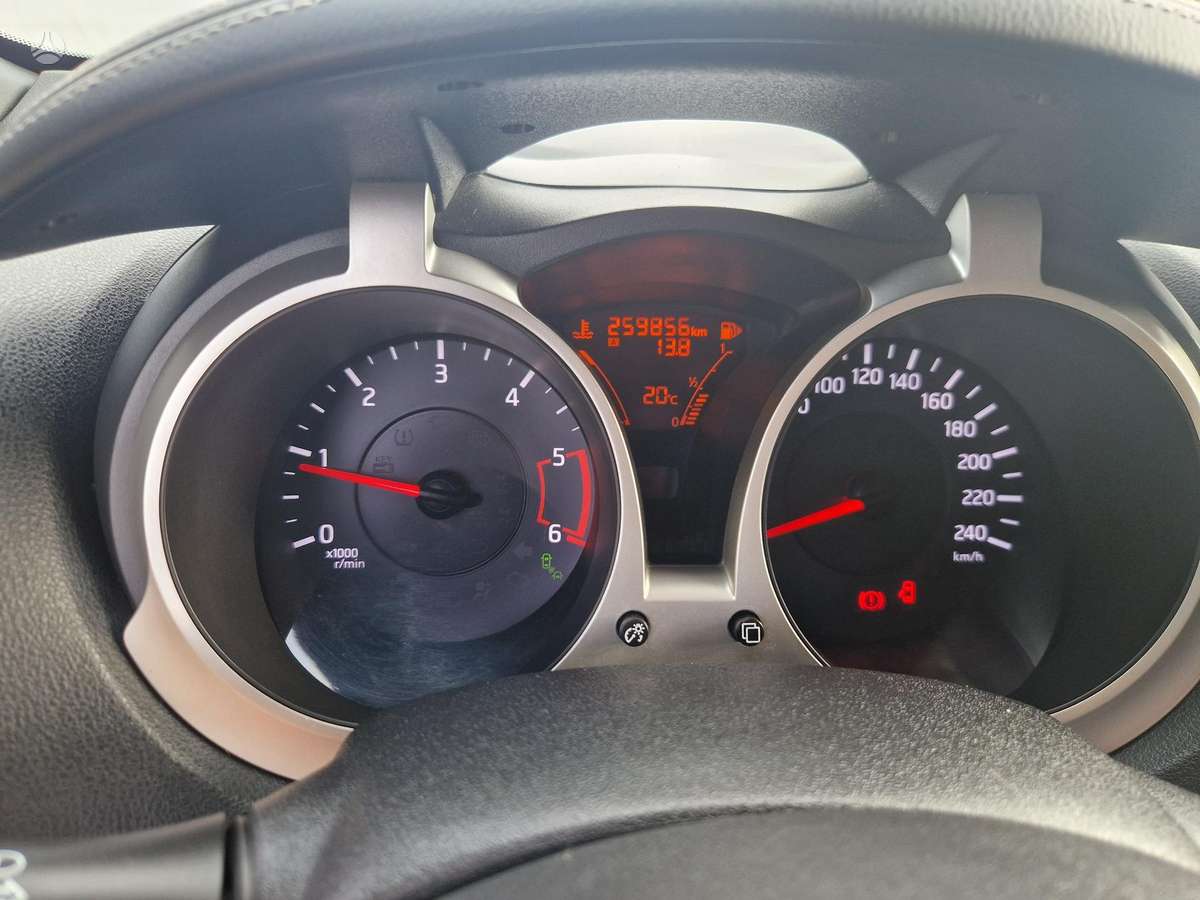 Nissan Juke 2015 — фото 13