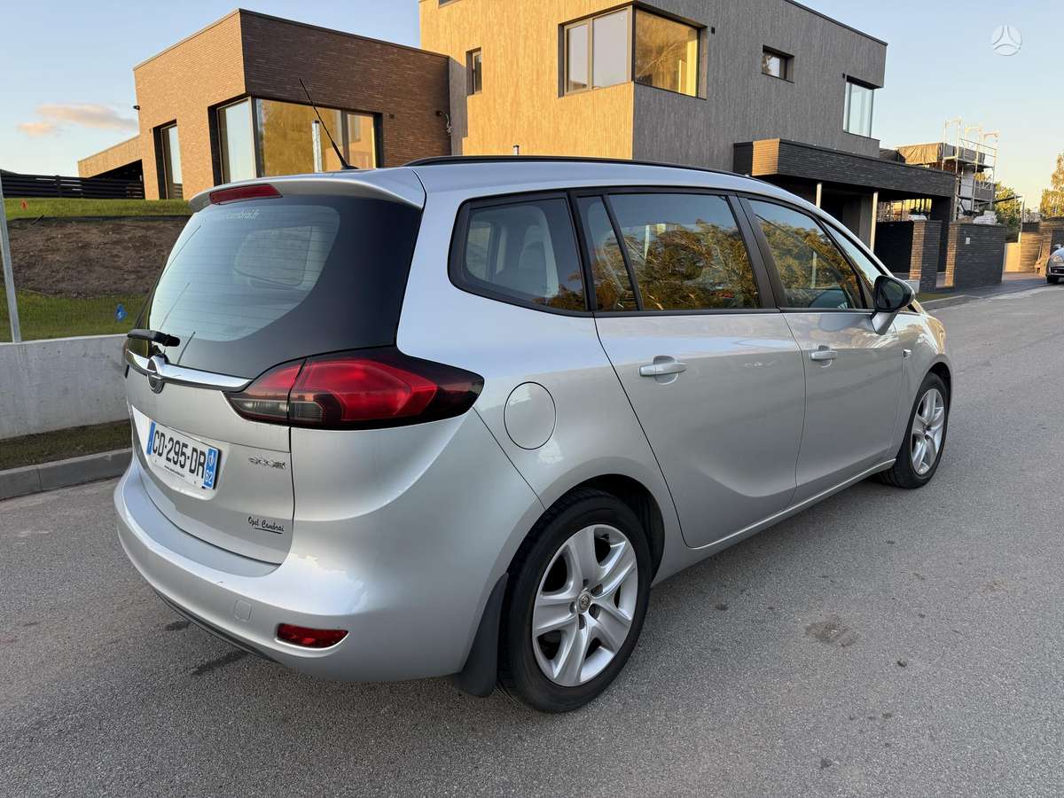 Opel Zafira 2012 — фото 8