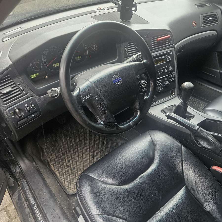Volvo V70 2007 — салон