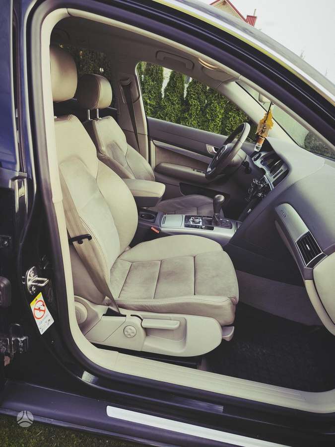 Audi A6 2010 — photo 10