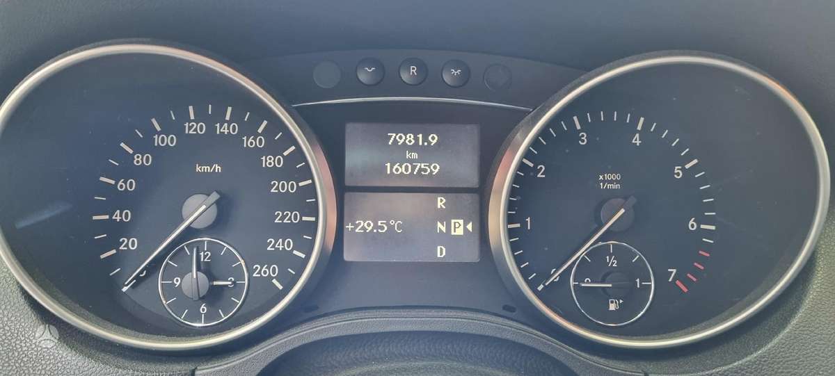 Mercedes-Benz ML550 2009 — photo 15