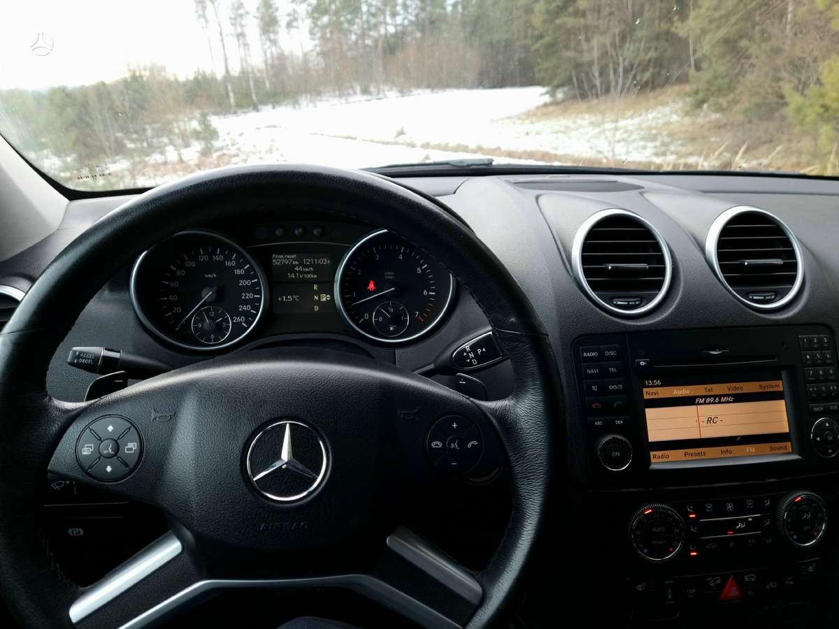 Mercedes-Benz ML550 2009 — photo 16