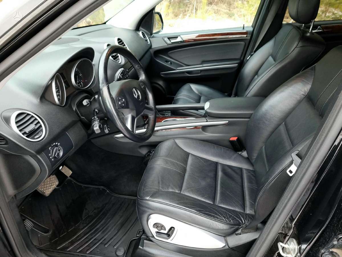 Mercedes-Benz ML550 2009 — photo 19