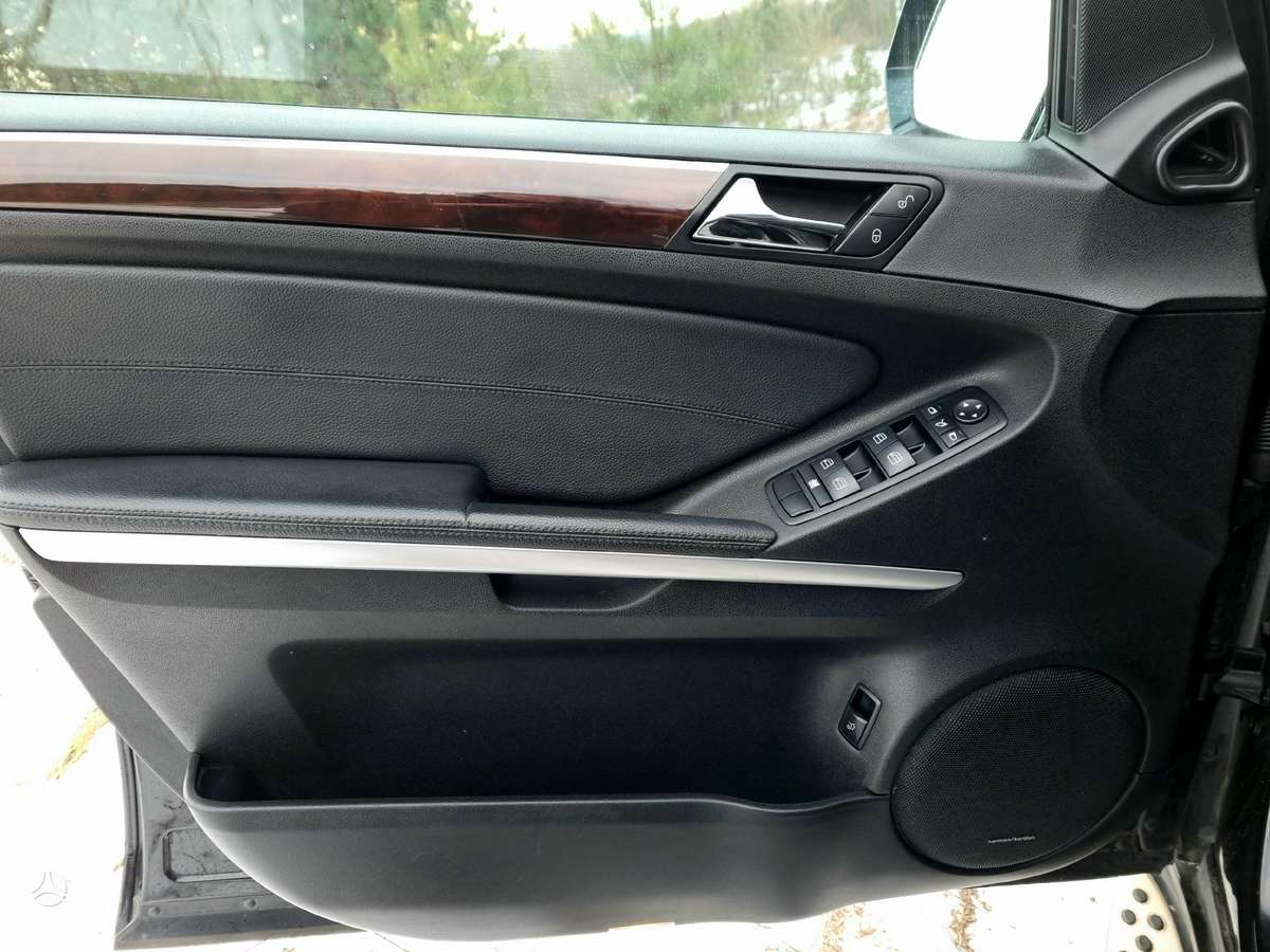 Mercedes-Benz ML550 2009 — photo 23