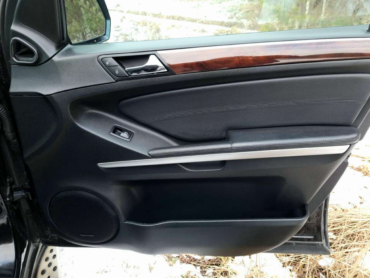 Mercedes-Benz ML550 2009 — photo 26