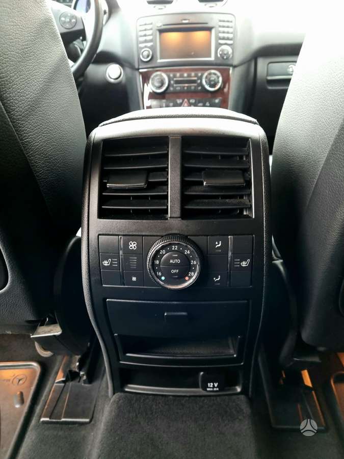Mercedes-Benz ML550 2009 — photo 27