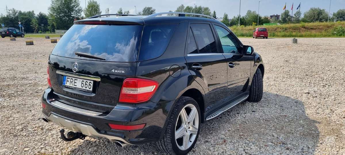 Mercedes-Benz ML550 2009 — photo 6