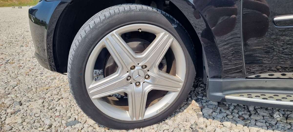 Mercedes-Benz ML550 2009 — photo 9