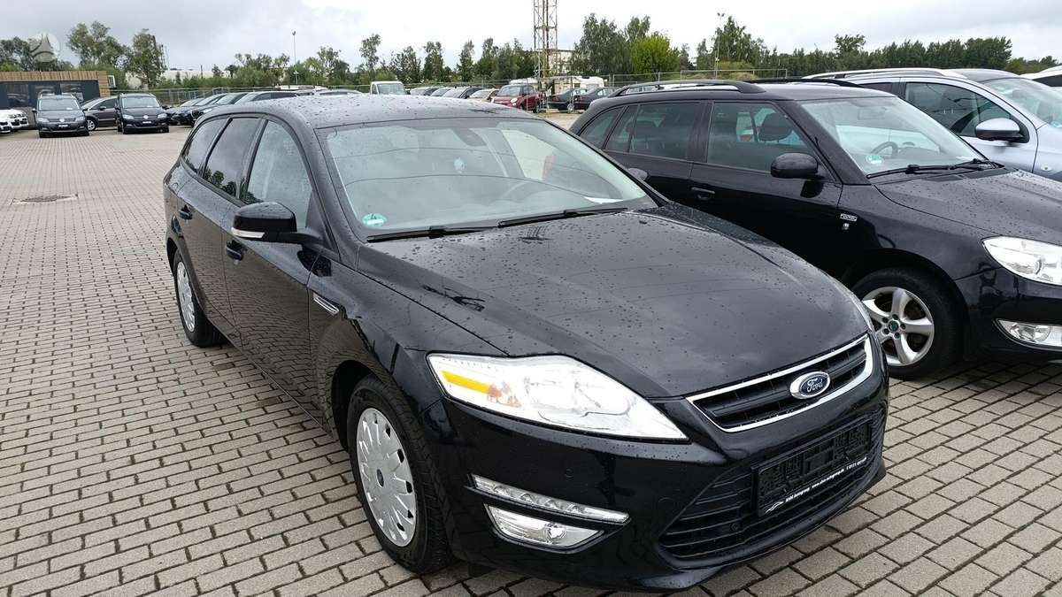 Ford Mondeo 2014 — rear view
