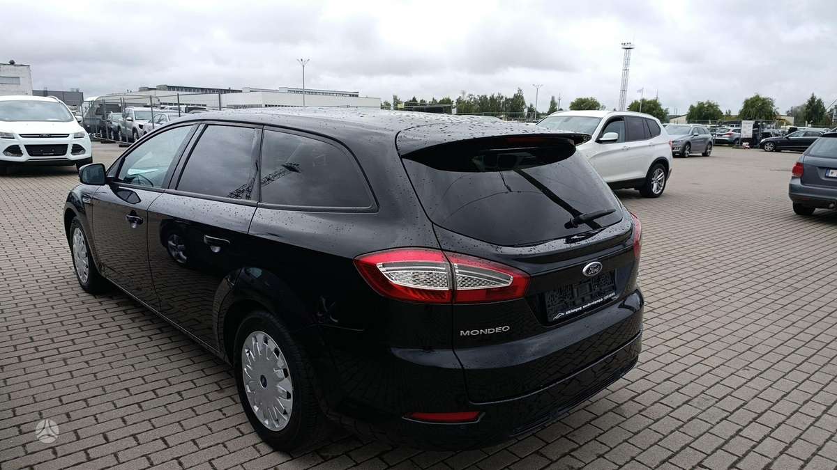 Ford Mondeo 2014 — interior