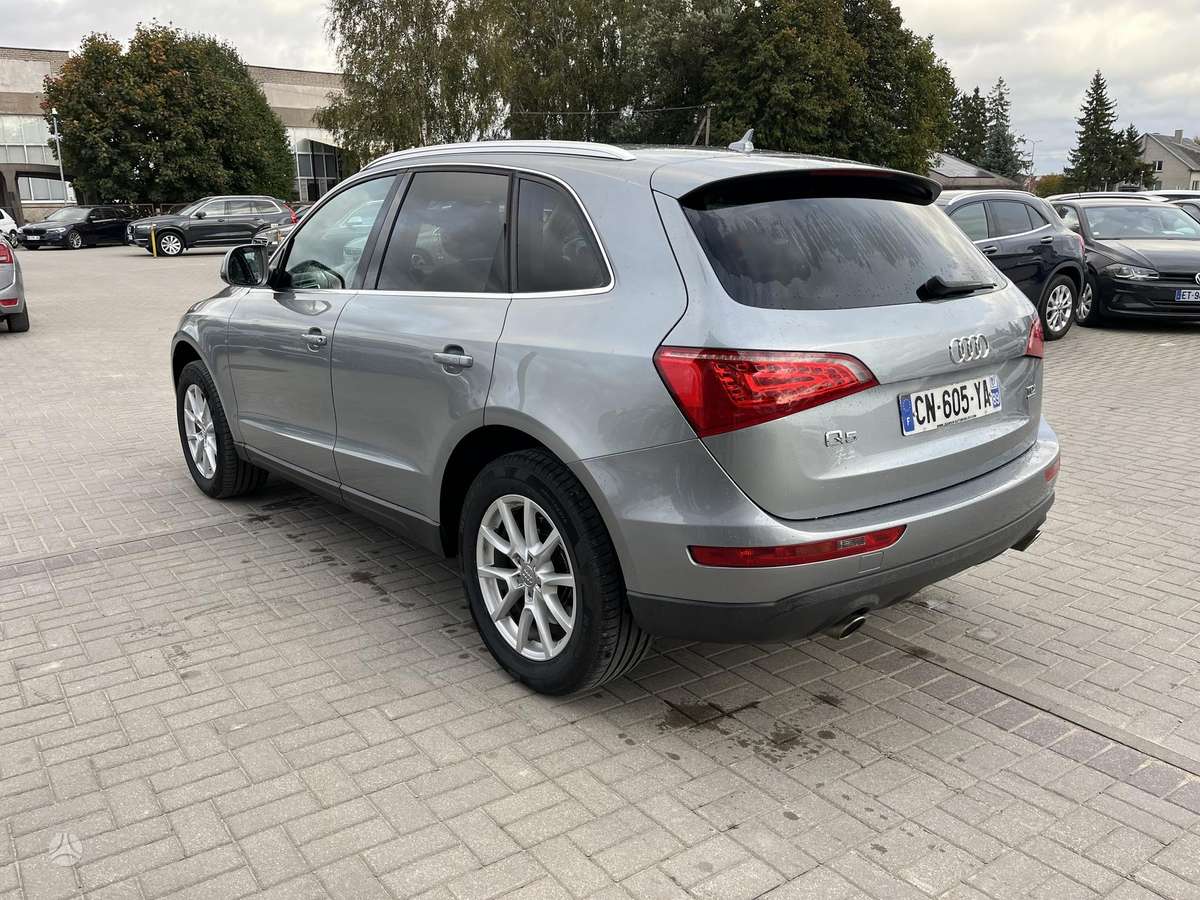 Audi Q5 2012 — двигун 2967 cm³, 239 HP (176kW)