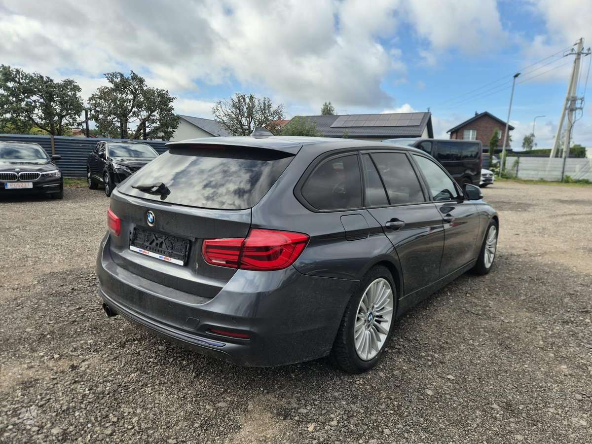 BMW 320, 2015