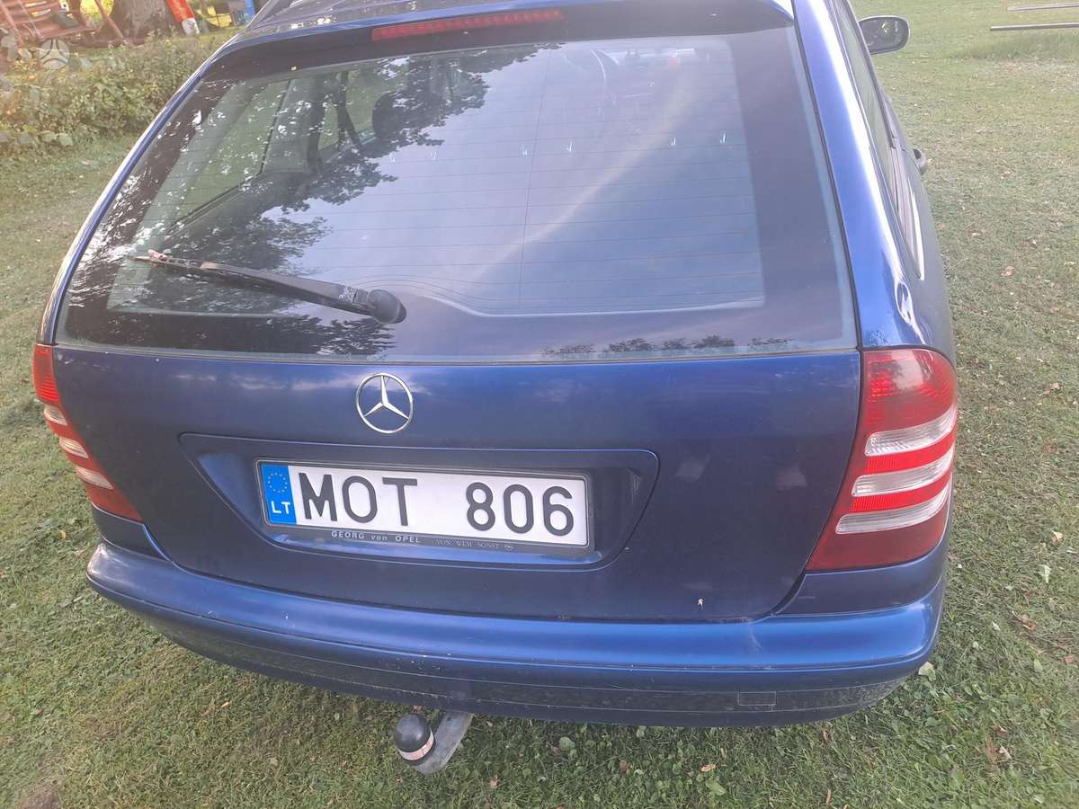 Mercedes-Benz C220 2004 — engine 2148 cm³, 150 HP (110kW)
