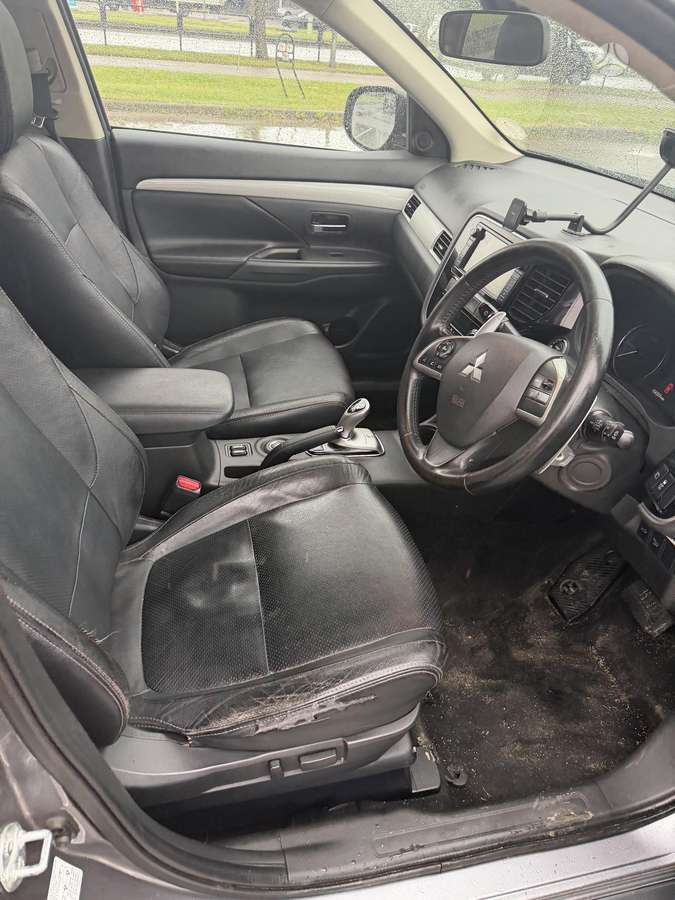 Mitsubishi Outlander 2015 — photo 9