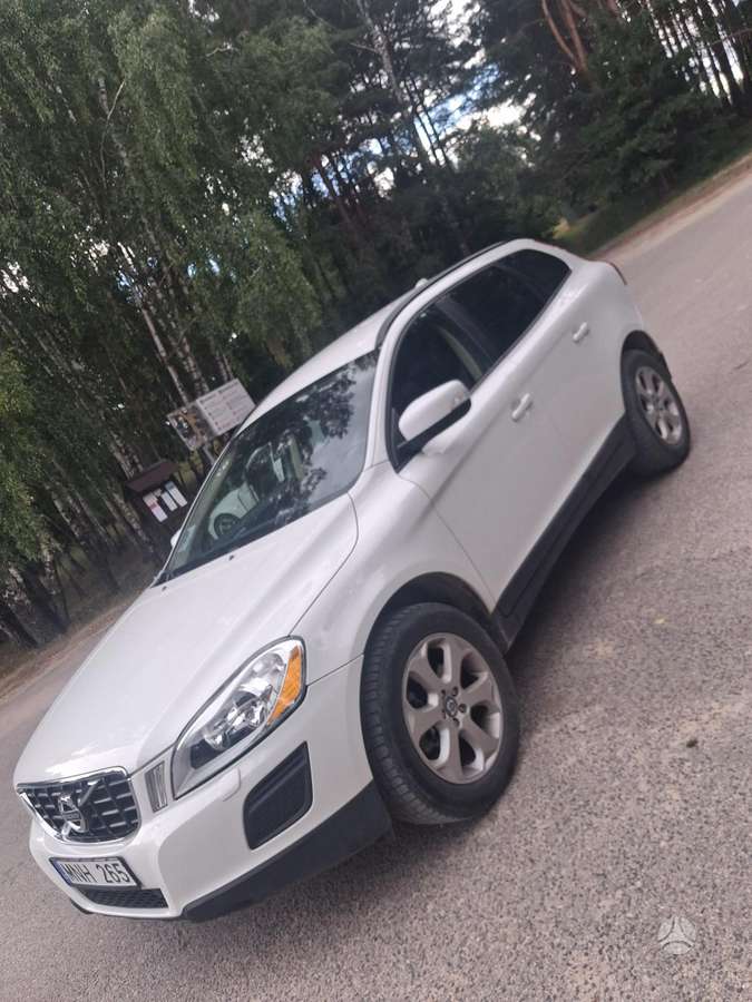Volvo XC60 2013 — rear view
