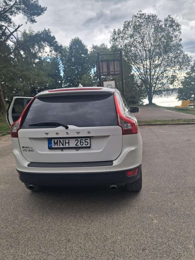 Volvo XC60 2013 — engine 3200 cm³, 238 HP (175kW)