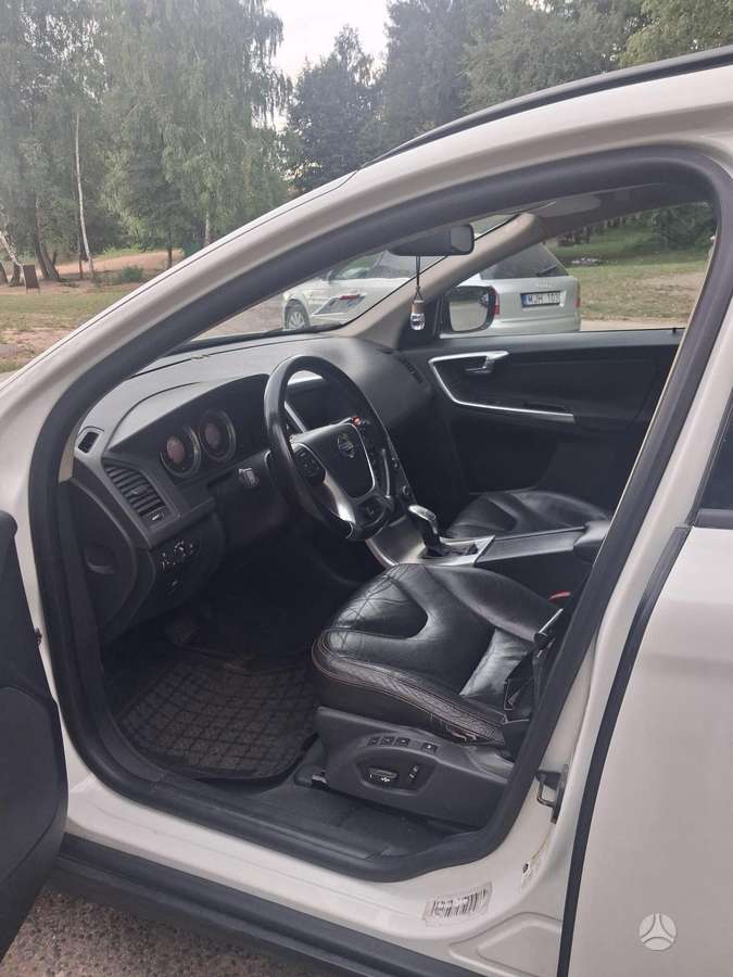 Volvo XC60 2013 — photo 6