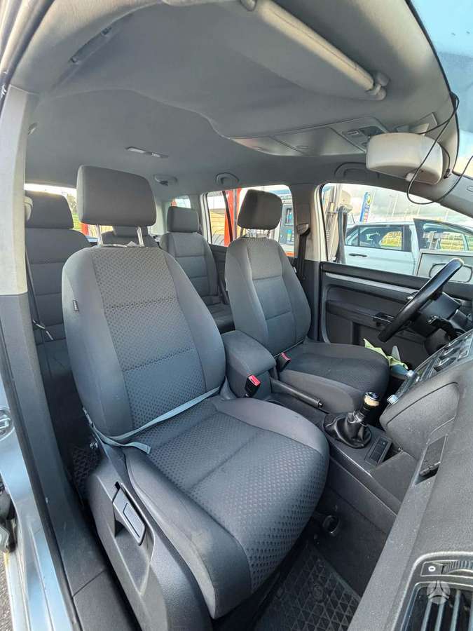 Volkswagen Touran 2005 — photo 6