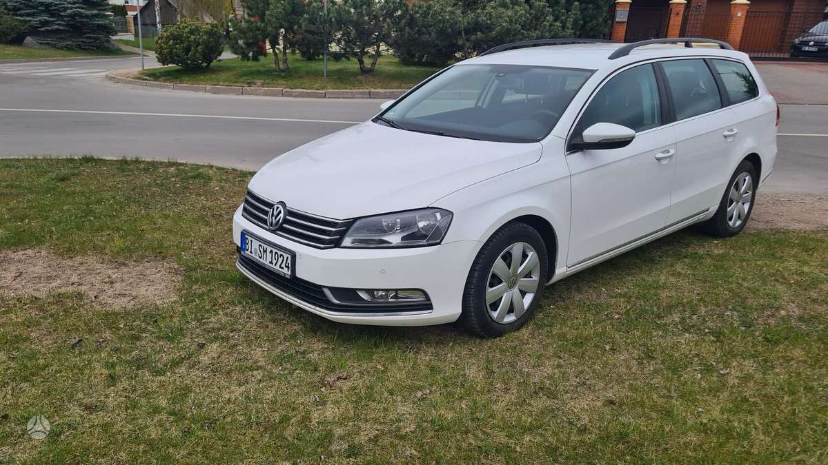 Volkswagen Passat 2014 — вигляд ззаду