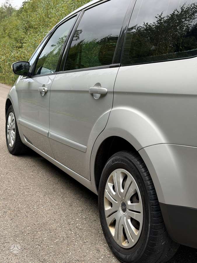 Ford Galaxy 2009 — photo 10