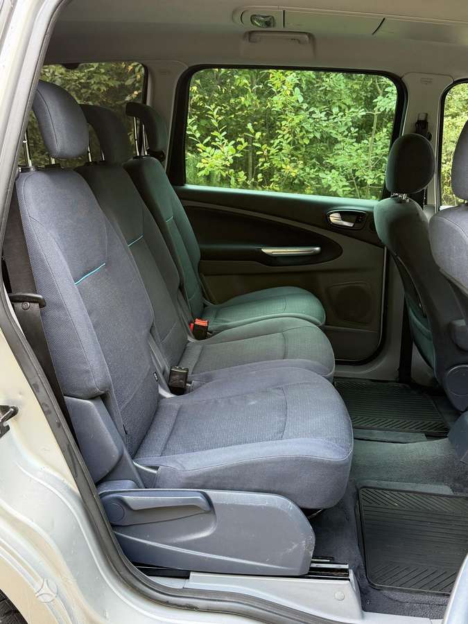 Ford Galaxy 2009 — photo 14