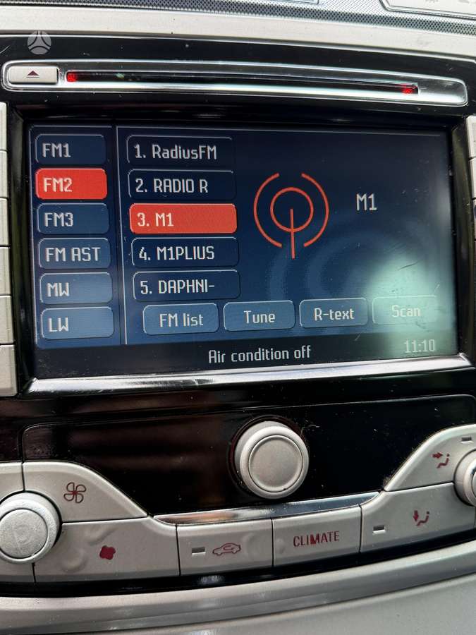 Ford Galaxy 2009 — photo 18