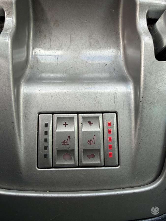 Ford Galaxy 2009 — photo 19