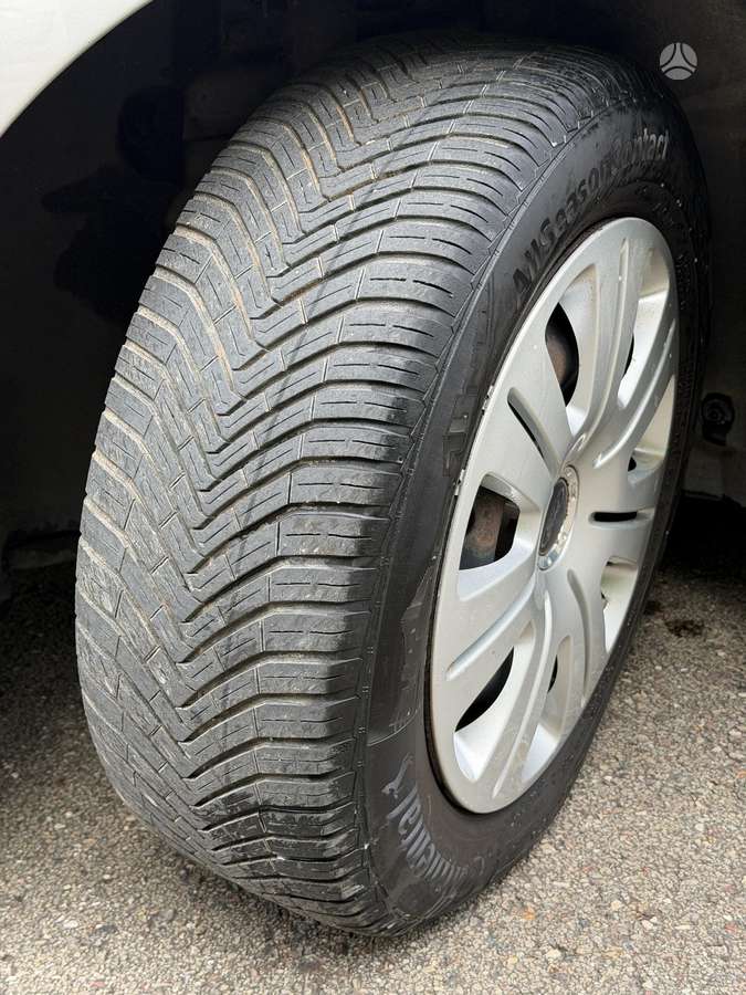 Ford Galaxy 2009 — photo 21