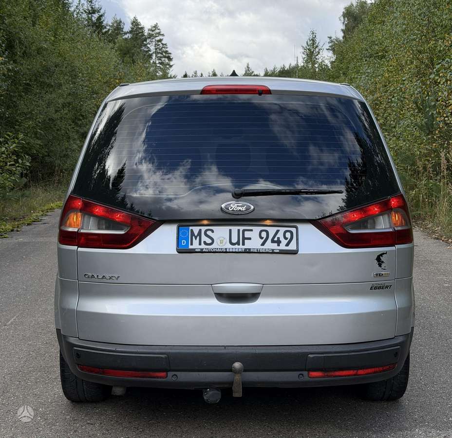 Ford Galaxy 2009 — photo 6