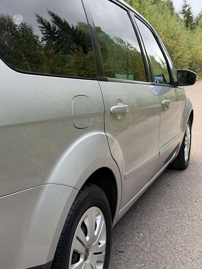 Ford Galaxy 2009 — photo 9