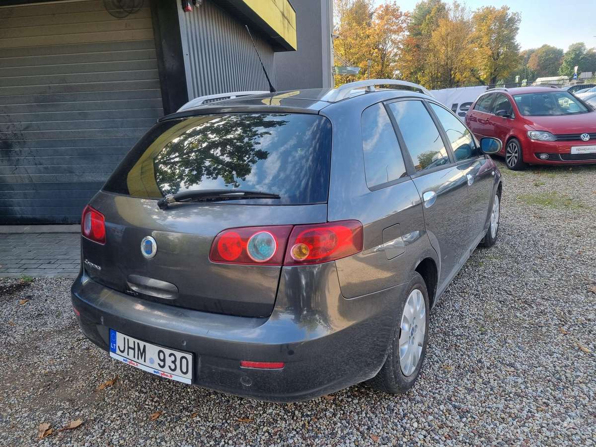 Fiat Croma 2005 — rear view