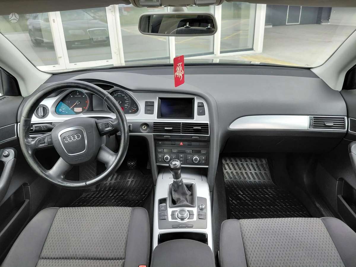 Audi A6 2010 — photo 11