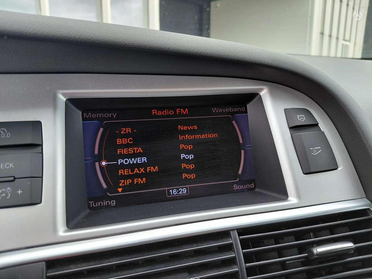 Audi A6 2010 — photo 14