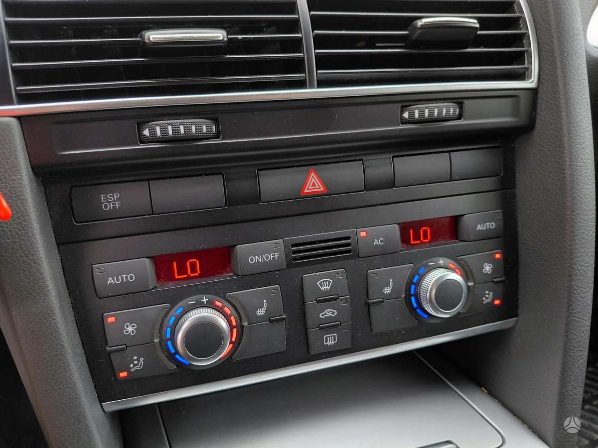 Audi A6 2010 — photo 15